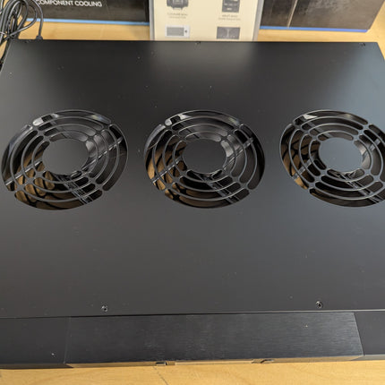 AC Infinity AIRCOM T9, Quiet Cooling Fan System 17" for Receivers, Amps, DVR, AV