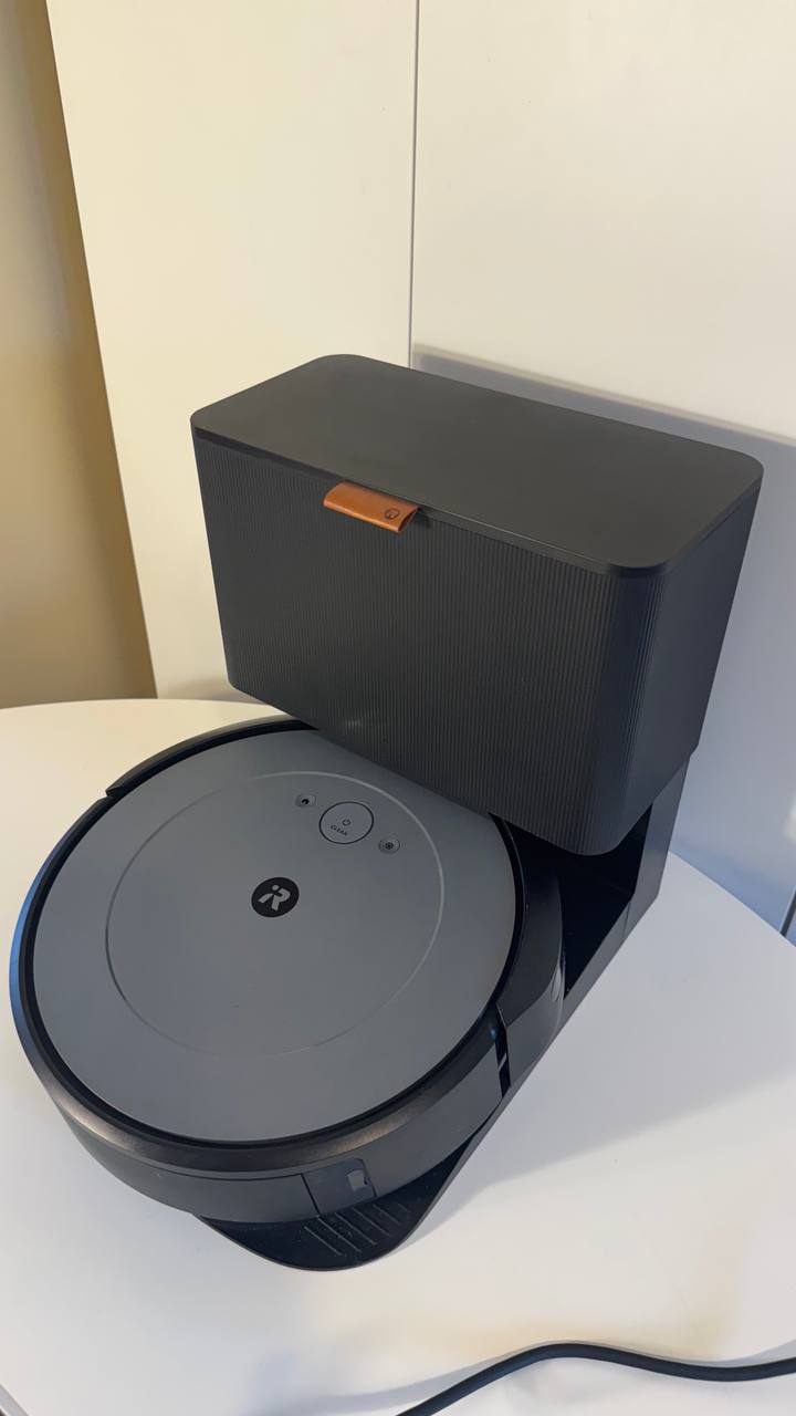 iRobot Roomba i3+ EVO (3554) Robot Vacuum