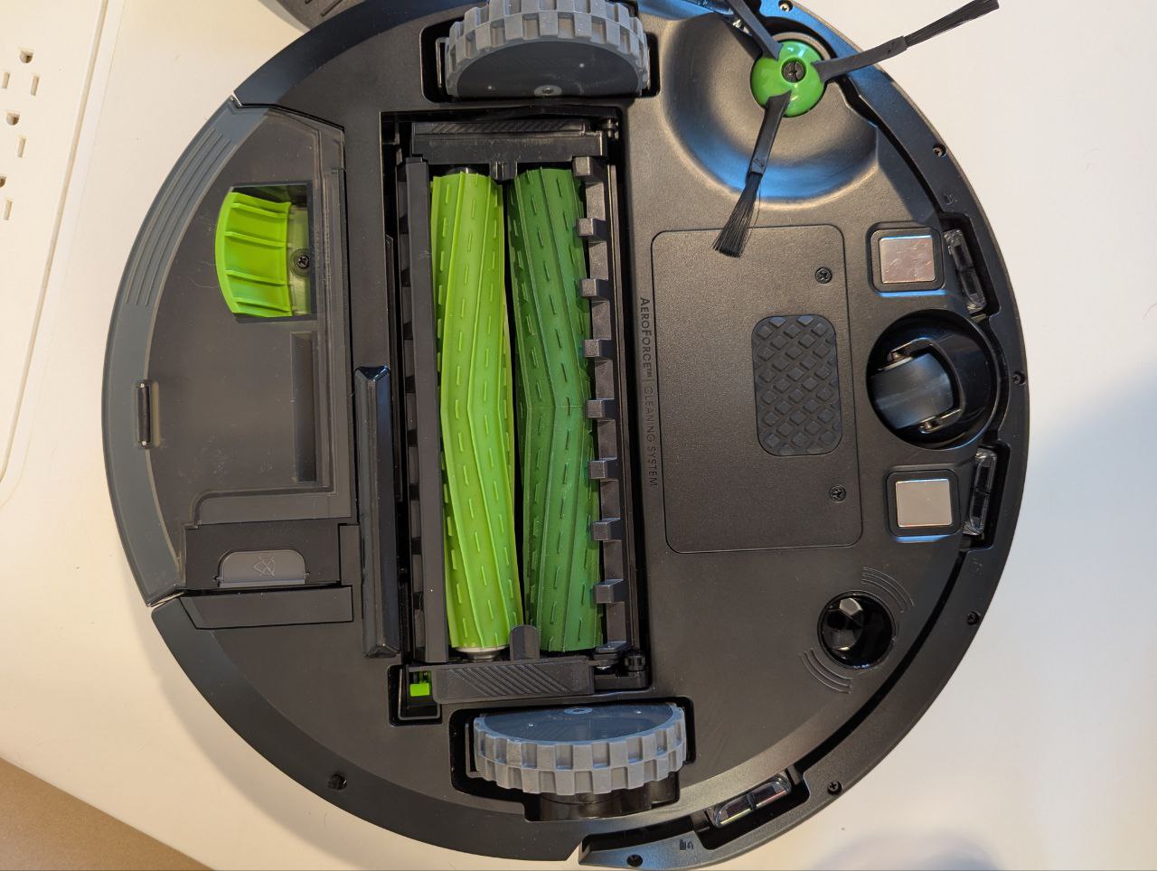 iRobot Roomba Combo i5+ – Self-Emptying Robot Vacuum & Mop with Smart Mapping, Alexa Enabled