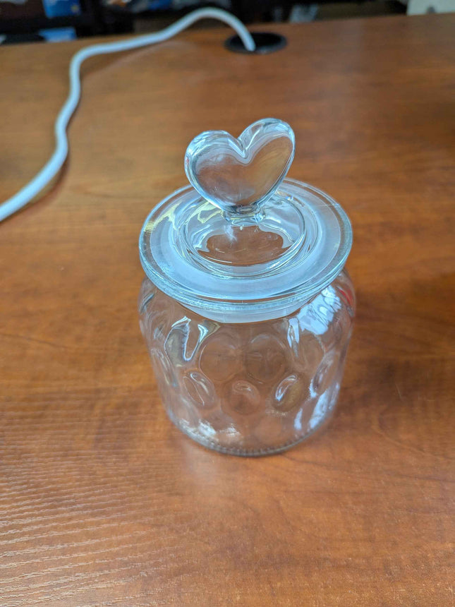 (only 1) HomeyHoney 22 oz Clear Glass Jars with Cute Heart Shaped Lids Set, Food