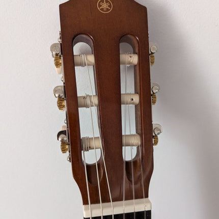Yamaha C40 Full Size Nylon-String Classical Guitar