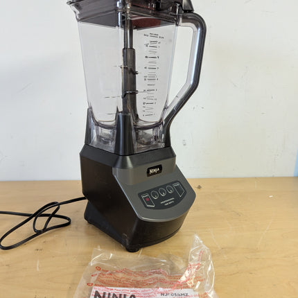 Ninja NJ600WMC Professional Blender, 900W Total Crushing Technology, 72 oz Pitcher with Pour Spout, Black/Silver