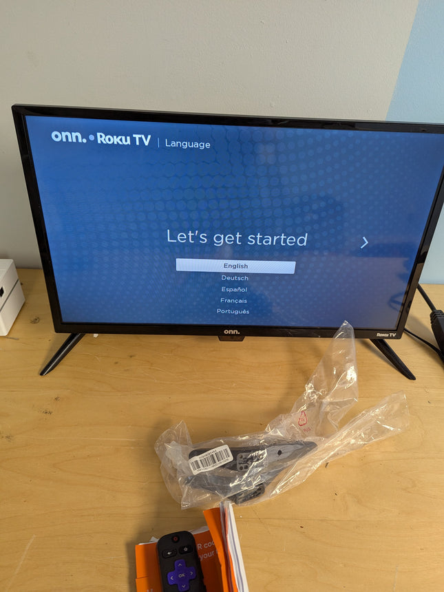 onn. 24" 720p HD Roku Smart TV (100012590-CA), 3 HDMI, 60 Hz