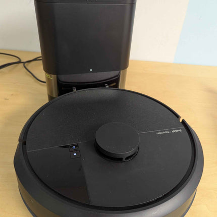 iRobot Roomba 104 2in1 Vacuum & Mop Robot - Self-Empties for 75 Days, Intense Po