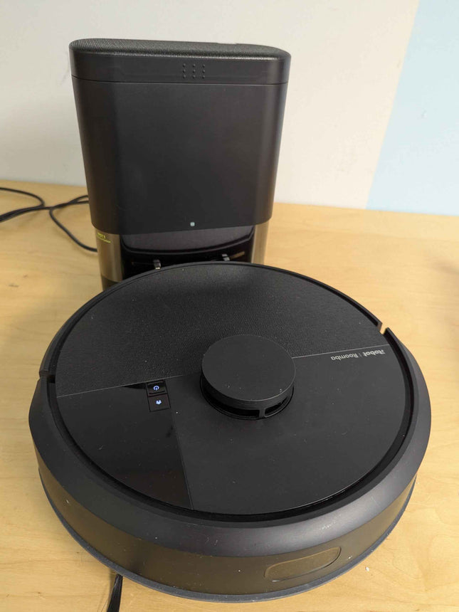 iRobot Roomba 104 2in1 Vacuum & Mop Robot - Self-Empties for 75 Days, Intense Po