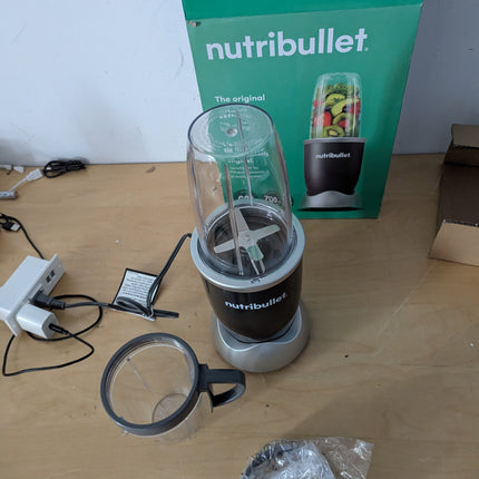 NutriBullet 600 Superfood Nutrition Extractor, Blender & Mixer System (8-Piece S