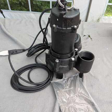 TONGCHANT 110V 1HP 5220GPH Cast Iron Submersible Sewage/Effluent Pump with Ajust