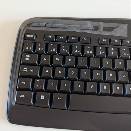 Logitech MK320 Wireless Desktop Keyboard and Mouse Combo