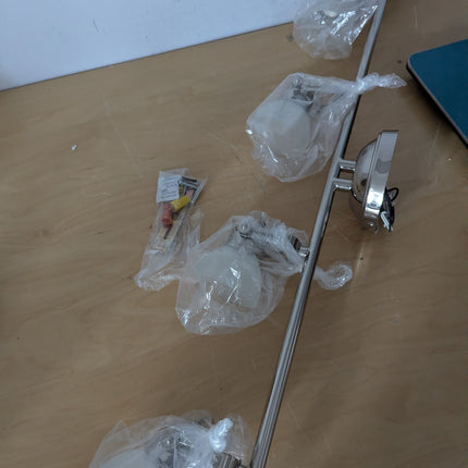 4 light fixture silver for GU10 type lightbulbs (lightbulbs not included) 30 ibc