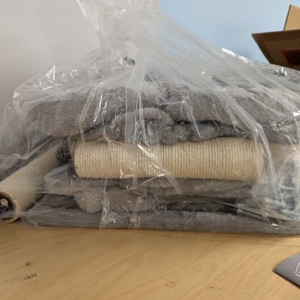 Heybly Cat Tree, 39.4 Inches Tower Condo with Scratching Post, Cat Tower for Ind