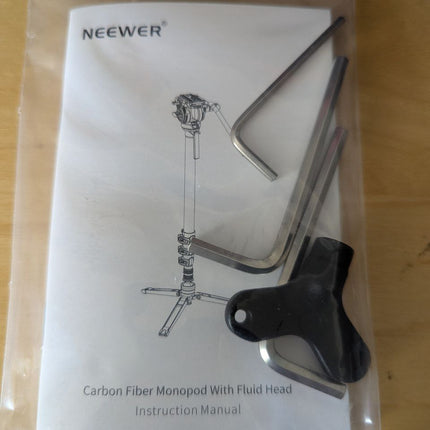Neewer carbon fiber monopod with Fluid Head with +/-10° Leveling Base(⌀37mm), Me