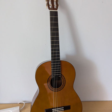 Yamaha C40 Full Size Nylon-String Classical Guitar
