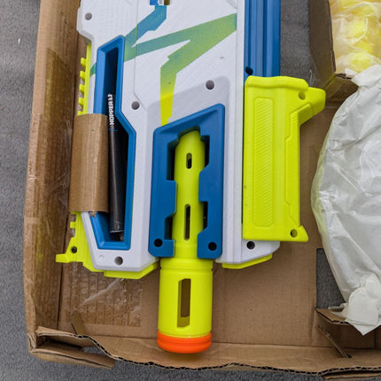 Hasbro Nerf Hyper Siege-50 Pump-Action Blaster, 40 Nerf Hyper Rounds, Eyewear, U