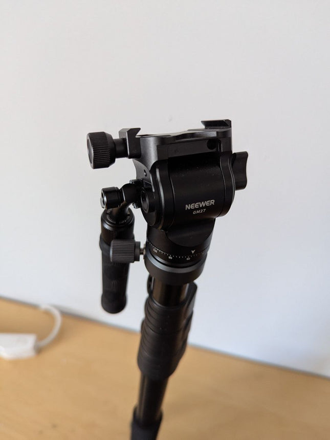 Neewer carbon fiber monopod with Fluid Head with +/-10° Leveling Base(⌀37mm), Me
