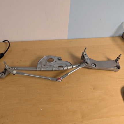 A-Premium Front Windshield Wiper Transmission Linkage Assembly Compatible with M