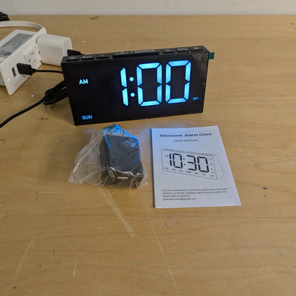 GOLOZA Digital Alarm Clocks for Bedrooms, Digital Clock with 4 Level Brightness