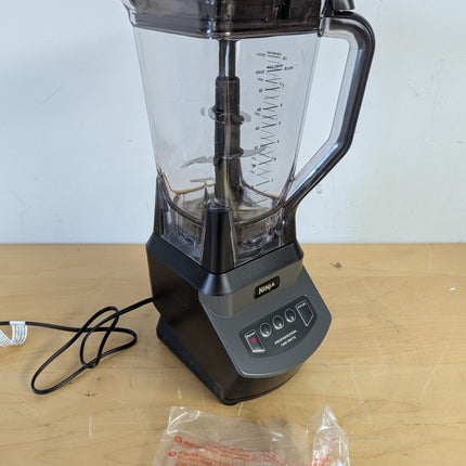 Ninja NJ600WMC Professional Blender, 900W Total Crushing Technology, 72 oz Pitcher with Pour Spout, Black/Silver