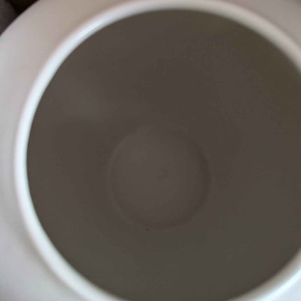 GeLive Short Round White Ceramic Vase Table Centerpiece Moon Jar Jingdezhen Hand