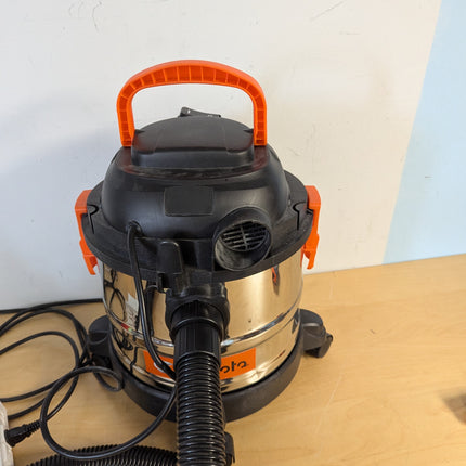 INCOMPLETE Kubota Wet/Dry Stainless Steel Vacuum Cleaner 4 Gallon (4 kg)