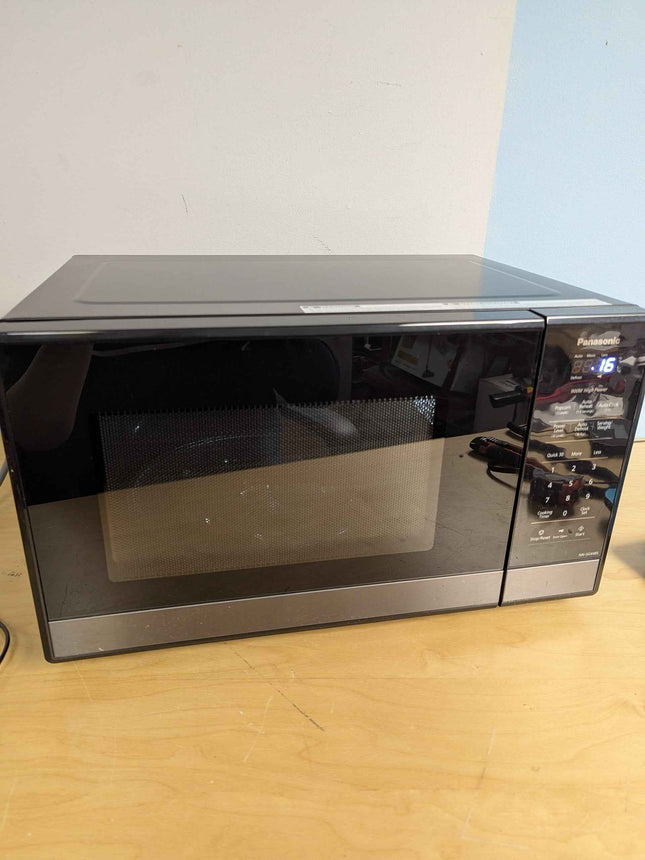 Panasonic NNSG448SC Compact 900 W High Power Microwave Oven, 7 Auto Cook Menus,