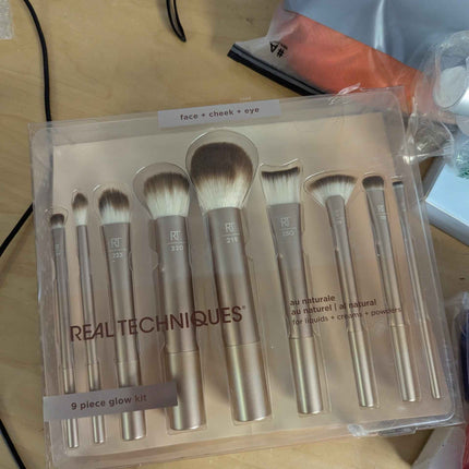 Real Techniques Au Naturale 9 Piece Makeup Brush Set, For Liquid, Cream, & Powde