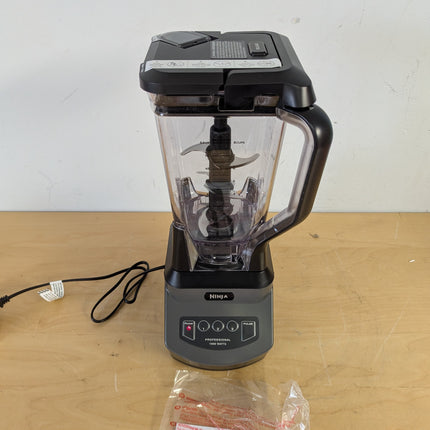 Ninja NJ600WMC Professional Blender, 900W Total Crushing Technology, 72 oz Pitcher with Pour Spout, Black/Silver