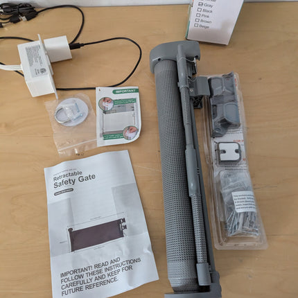 Retractable safety gate 140cm/55inch max opening, 36cm/14.2in height, gray