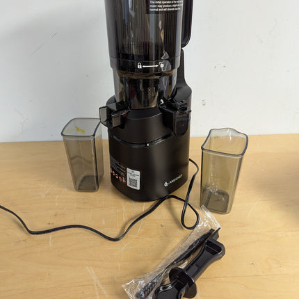 Actual unit: AMZCHEF SJ-036 juicer with juice cup, pulp cup and cleaning brush