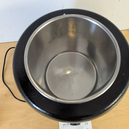 Actual unit: 10.5 quart commercial soup kettle warmer