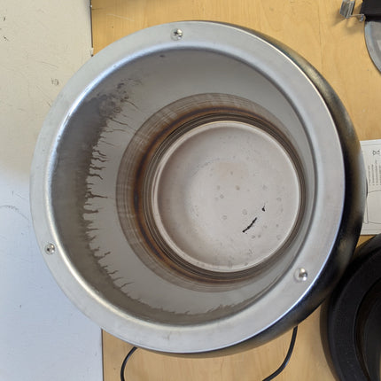 Actual unit: mineral water marks inside the outer well
