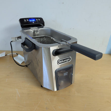 Actual unit: De'Longhi Livenza deep fryer without top lid