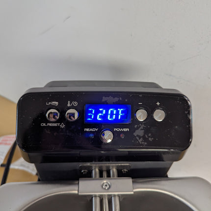Actual unit: De'Longhi Livenza deep fryer without top lid