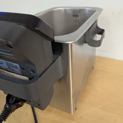 Actual unit: De'Longhi Livenza deep fryer without top lid