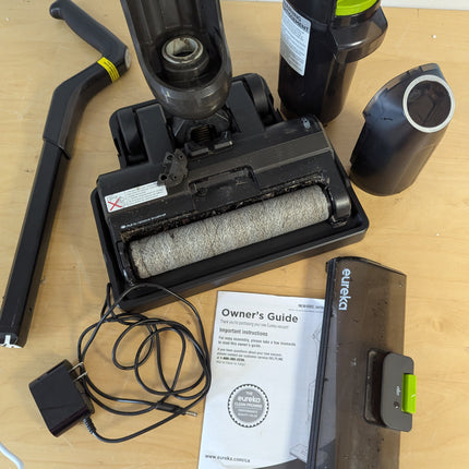 Actual unit: roller with lint, tanks and accessories