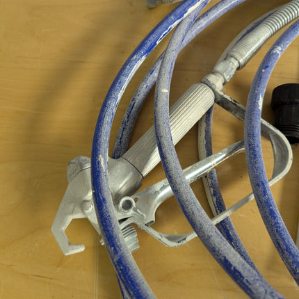 Actual unit: paint hose with residue