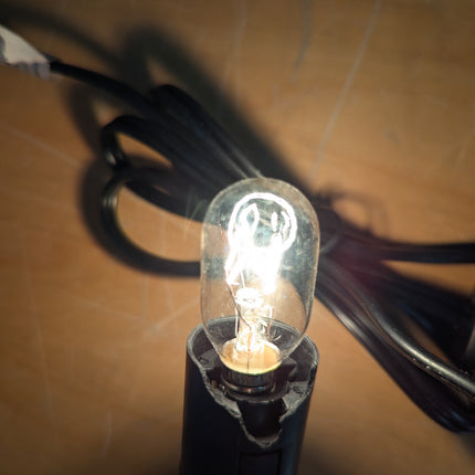 Actual unit: bulb holder with small chip in the plastic