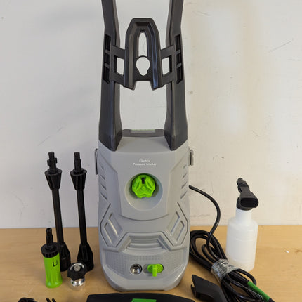 Actual unit: KVAOK W6 pressure washer and accessories