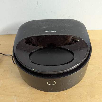 Actual unit: PETLIBRO wet food cat feeder, wear as shown