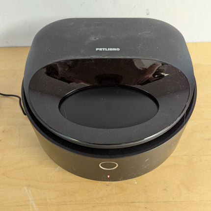 Actual unit: PETLIBRO wet food cat feeder, wear as shown