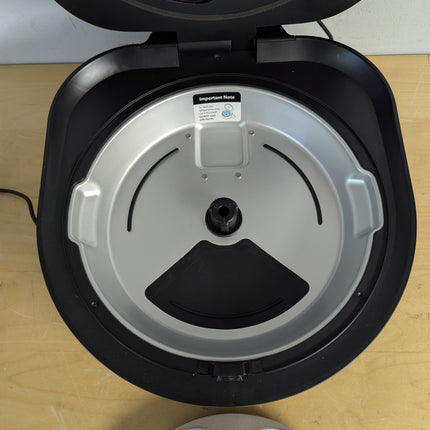Actual unit: PETLIBRO wet food cat feeder, wear as shown