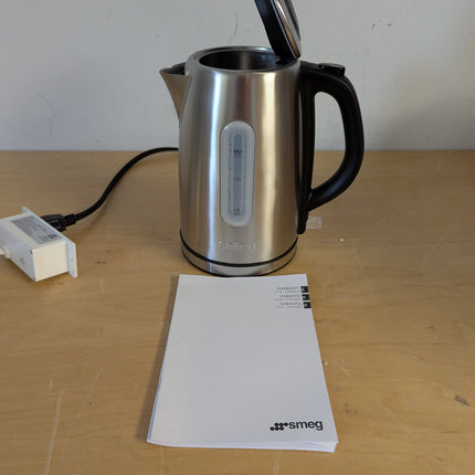 Actual unit: Salton JK1903 kettle with the lid open